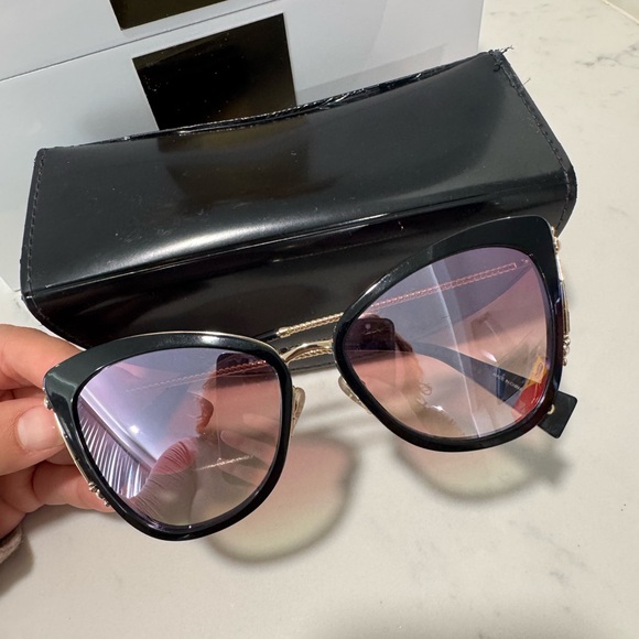 ONE DAY SALE✨

MARC JACOBS cat eye acetate sunglasses ✨ - Picture 13 of 16